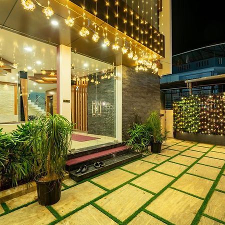 Daan Regency Hotell Thrissur Exteriör bild