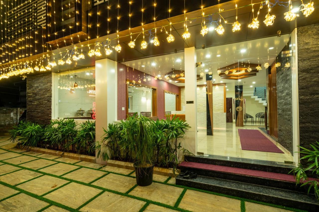 Daan Regency Hotell Thrissur Exteriör bild