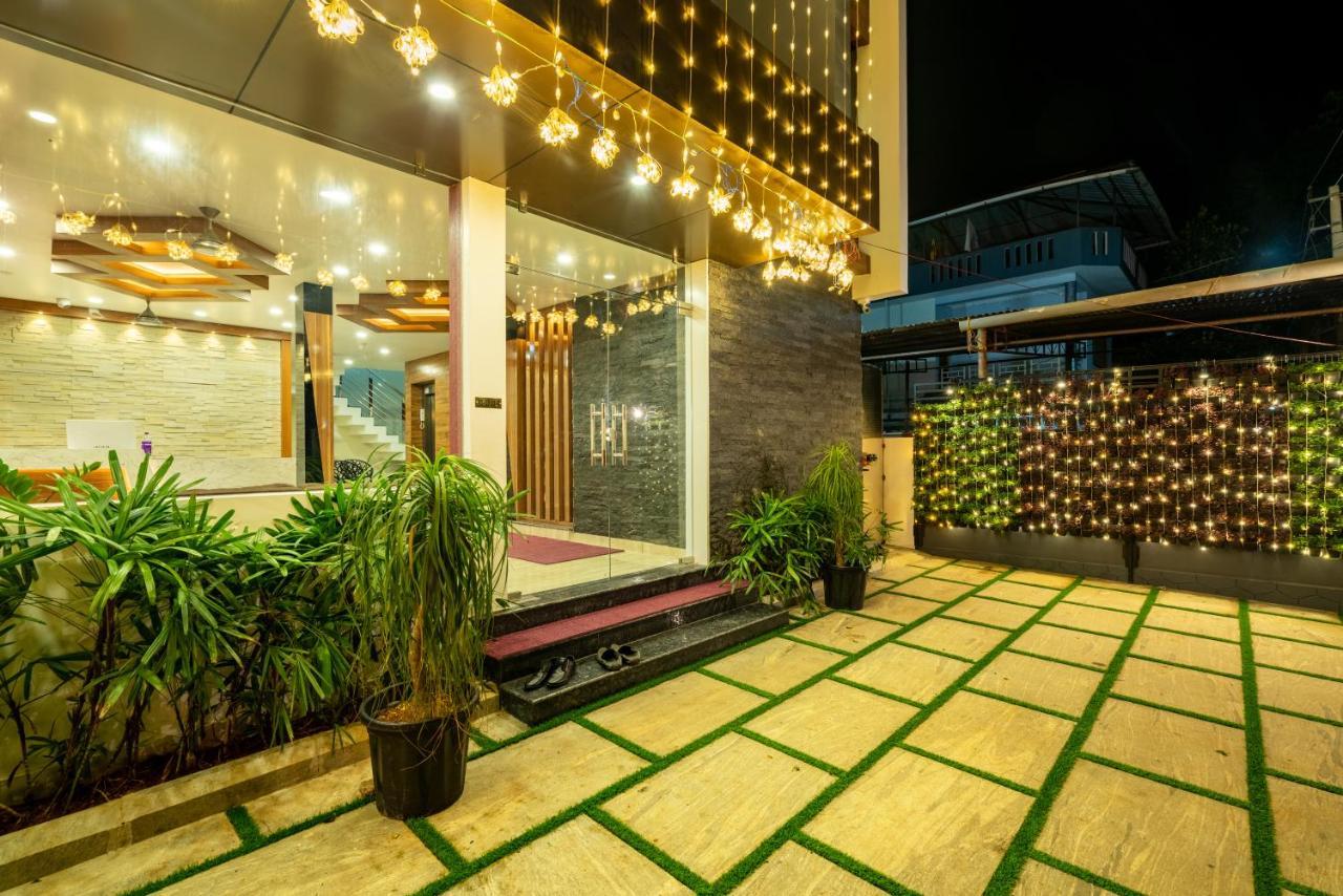 Daan Regency Hotell Thrissur Exteriör bild