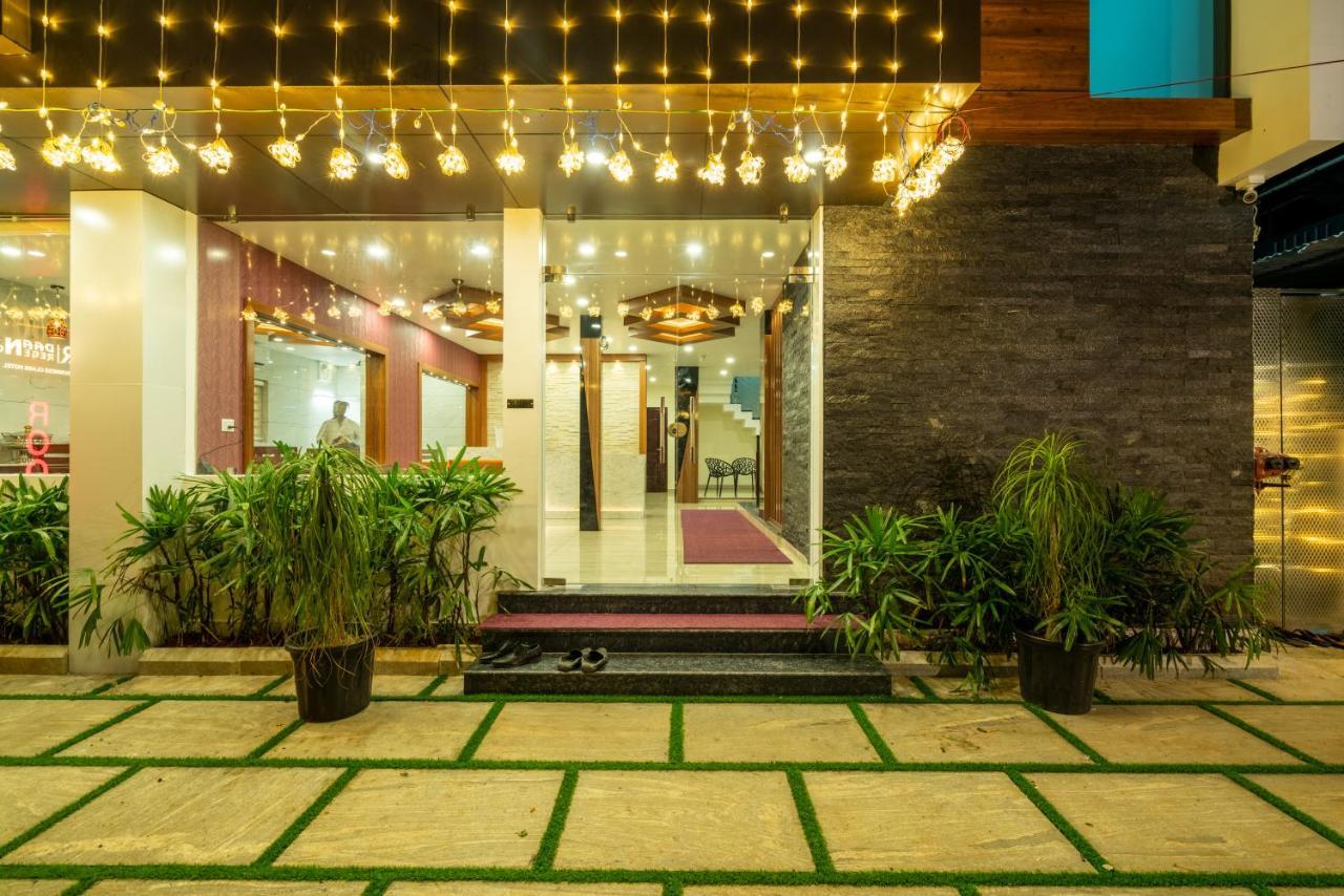 Daan Regency Hotell Thrissur Exteriör bild