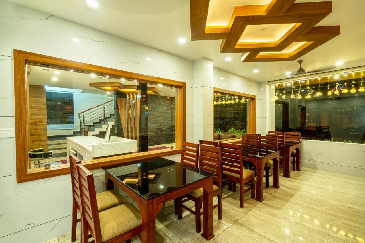 Daan Regency Hotell Thrissur Exteriör bild