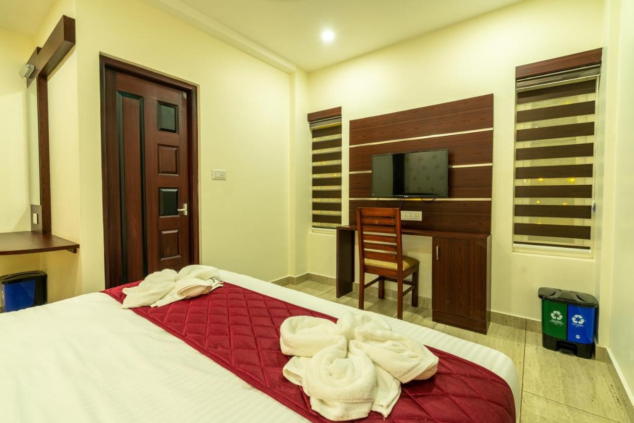 Daan Regency Hotell Thrissur Exteriör bild